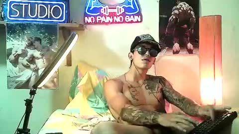 yeisoncastellanos1999 online show from November 6, 2025, 12:22 am