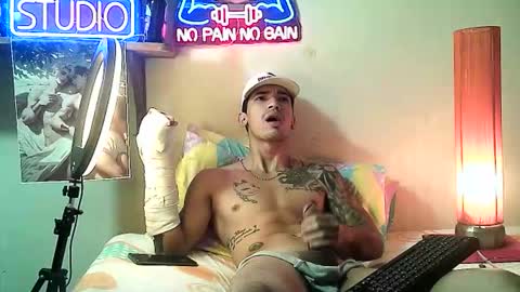 Snapshot of yeisoncastellanos1999 chatting on January 8, 2026, 12:13 am yeisoncastellanos1999 online show from January 8, 2026, 12:13 am