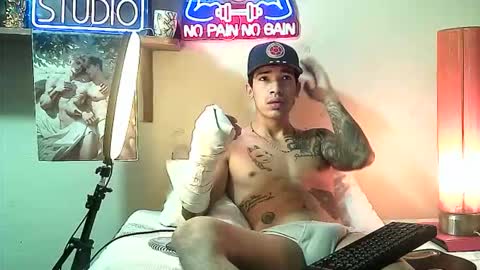 Snapshot of yeisoncastellanos1999 chatting on January 18, 2026, 9:35 am yeisoncastellanos1999 online show from January 18, 2026, 9:35 am