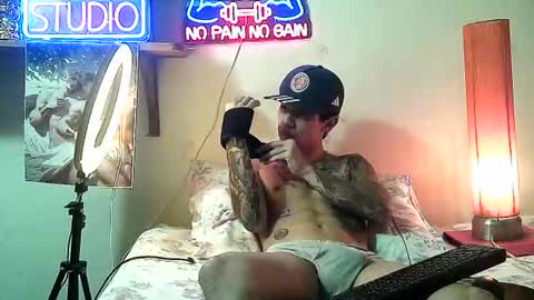 Snapshot of yeisoncastellanos1999 chatting on February 13, 2026, 9:44 pm yeisoncastellanos1999 online show from February 13, 2026, 9:44 pm