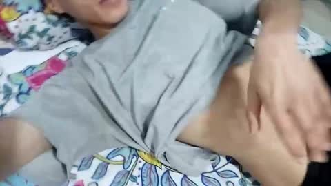 yeisongomezz online show from October 17, 2025, 12:01 am