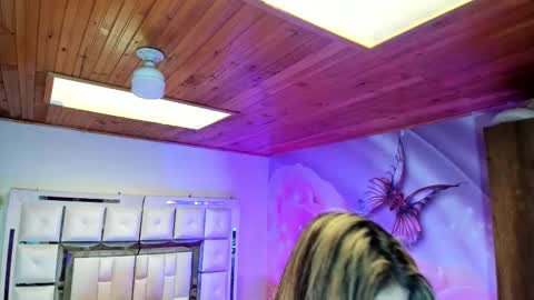 yelena  online show from January 12, 2026, 1:16 pm