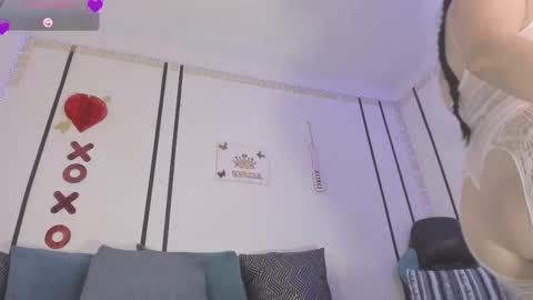 Yelena Owens online show from March 10, 2026, 1:54 am