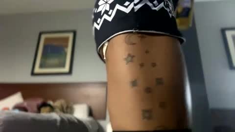 Ella Ts online show from December 26, 2024, 6:41 am