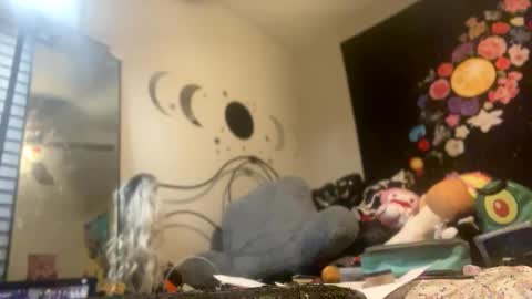 Ella Ts online show from February 2, 2025, 4:05 am