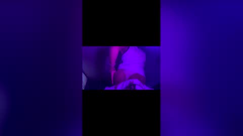 Ella Ts online show from January 14, 2026, 6:52 am