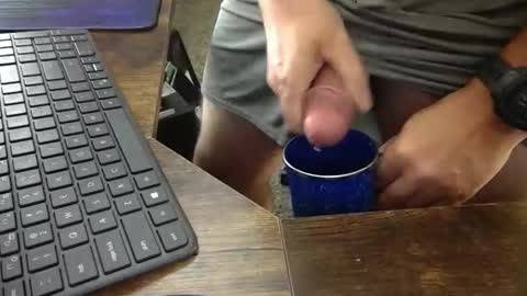 yellout22 online show from March 10, 2026, 9:09 pm