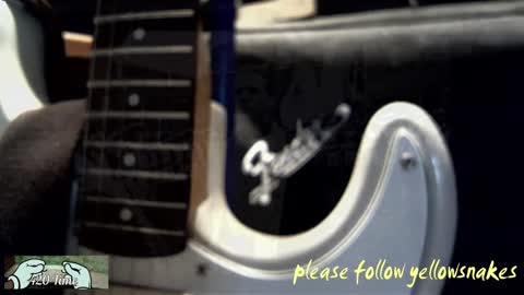 Snapshot of yellowsnakes chatting on October 8, 2025, 10:07 pm . y e l l o w s n a k e s . online show from October 8, 2025, 10:07 pm