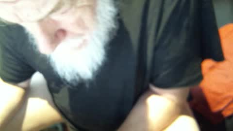 Snapshot of yellowsnakes chatting on October 29, 2025, 3:47 pm . y e l l o w s n a k e s . online show from October 29, 2025, 3:47 pm