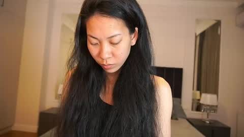 yennstar online show from April 21, 2026, 2:51 am