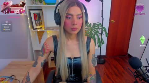 yeriawaddell  online show from January 6, 2025, 3:29 pm