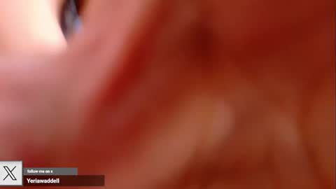 yeriawaddell  online show from October 7, 2025, 9:01 pm