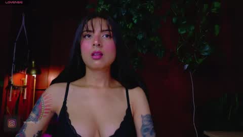 yeriawaddell  online show from May 8, 2026, 12:16 am
