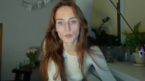 Zoe online show from March 12, 2025, 9:35 pm