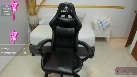 yesenia online show from January 23, 2025, 12:57 am