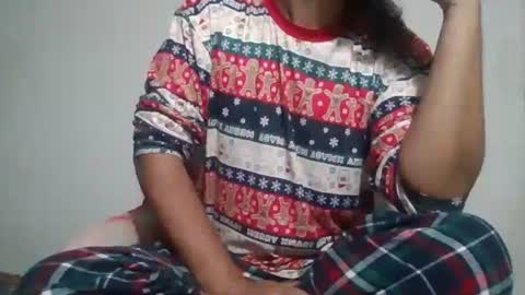 yeshuaaa999 online show from January 8, 2025, 11:10 am