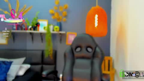 yessika_parker online show from April 18, 2026, 8:51 am