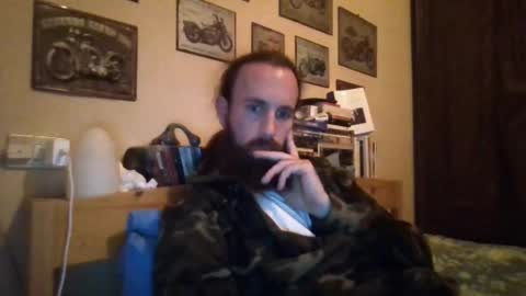 yeti_92 online show from December 20, 2024, 7:28 pm