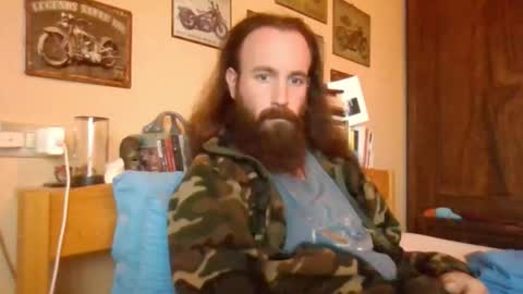 yeti_92 online show from October 1, 2025, 6:41 am