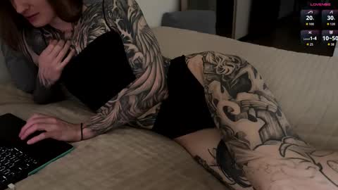 yexes online show from September 20, 2025, 7:53 am