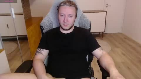 Snapshot of yhdxhy chatting on April 30, 2026, 7:09 pm James online show from April 30, 2026, 7:09 pm