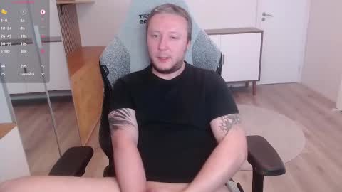Snapshot of yhdxhy chatting on June 9, 2026, 10:05 am James online show from June 9, 2026, 10:05 am