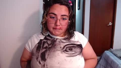 hii i am yini online show from February 20, 2026, 4:42 am