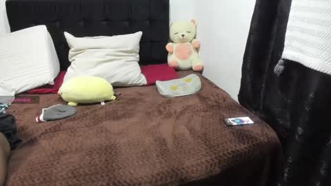 yinyyanghot online show from October 16, 2025, 10:49 am