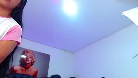 Yiovanna online show from December 11, 2024, 12:34 pm