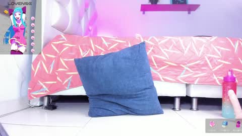 Yiovanna online show from January 15, 2025, 2:56 pm