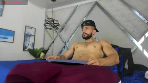 Yiyo online show from January 10, 2025, 7:46 am