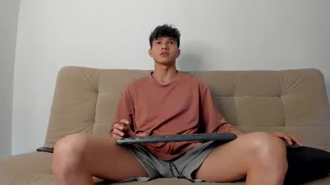 Snapshot of yizus_bonz chatting on June 9, 2026, 3:34 pm yizus_bonz online show from June 9, 2026, 3:34 pm