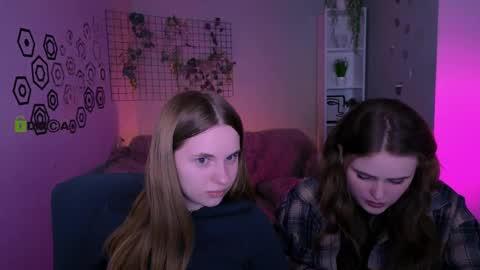 Ylia online show from April 8, 2026, 1:11 pm