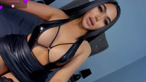 ylonagrae online show from January 9, 2025, 3:23 pm