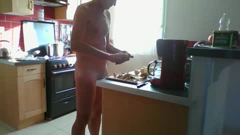 Yoann online show from September 17, 2025, 7:54 am