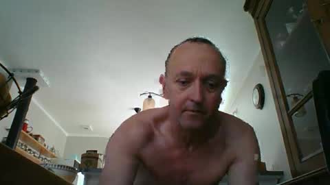 Yoann online show from April 29, 2026, 7:01 am
