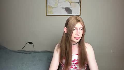 Mikaella - Mika online show from November 26, 2025, 2:56 am