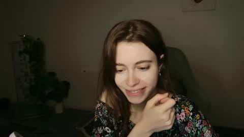 yoka_paradoxxx online show from November 18, 2025, 5:12 am