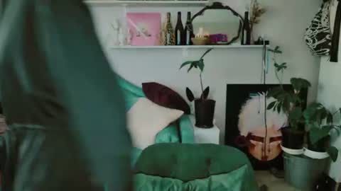 Snapshot of yoka_paradoxxx chatting on June 20, 2026, 10:51 am yoka_paradoxxx online show from June 20, 2026, 10:51 am