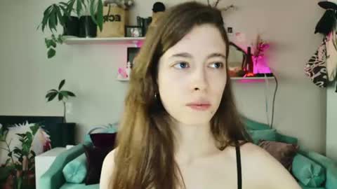 Snapshot of yoka_paradoxxx chatting on July 9, 2026, 10:30 am yoka_paradoxxx online show from July 9, 2026, 10:30 am