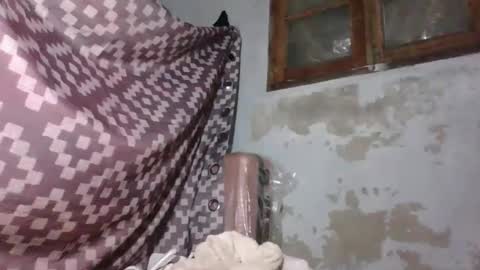 yolandrina05 online show from September 16, 2025, 1:50 am