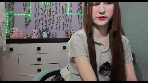 yoonhee_ki online show from March 23, 2026, 3:38 pm