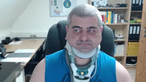 yoschi1976 online show from February 9, 2025, 5:01 pm