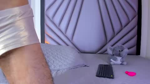 Snapshot of yoss_kink chatting on July 2, 2026, 3:45 am Yoss Kink online show from July 2, 2026, 3:45 am