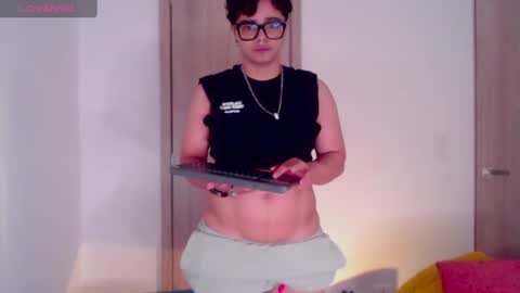 Snapshot of yossefmout chatting on June 17, 2026, 5:03 pm Yossef online show from June 17, 2026, 5:03 pm