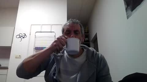 Snapshot of youdeservit chatting on March 9, 2025, 3:32 am CrayZio online show from March 9, 2025, 3:32 am