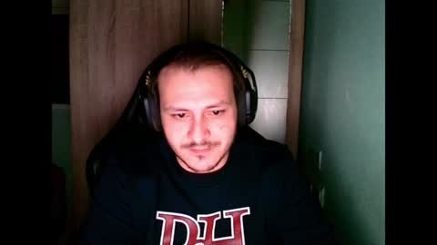 Snapshot of younromki chatting on December 26, 2024, 3:27 am A... online show from December 26, 2024, 3:27 am