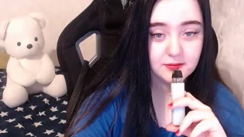 your_8a8y online show from December 17, 2024, 5:51 am