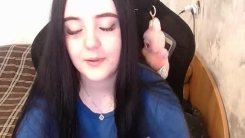 your_8a8y online show from September 9, 2025, 12:05 pm