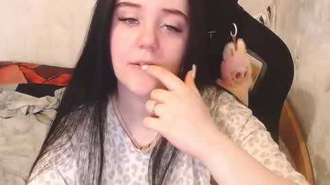 your_8a8y online show from October 1, 2025, 10:21 am